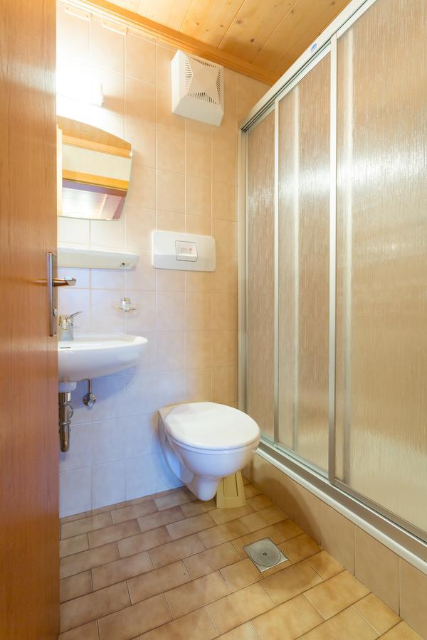 Doppelzimmer mit Balkon (2 Erwachsene + 1 Kind)